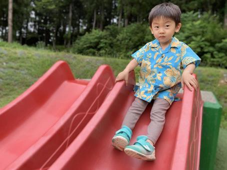 すべりだい すべりだい 滑り台,子ども,男の子の写真素材