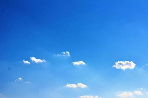 小さな雲 小さな雲の写真