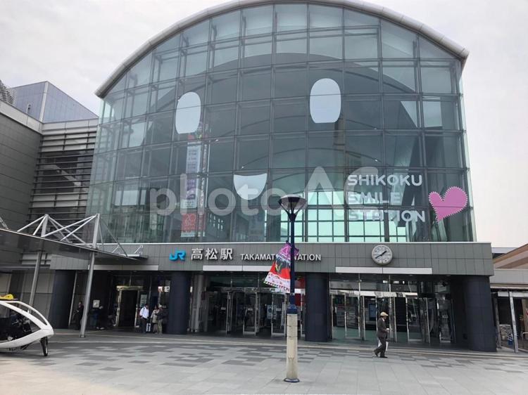 JR高松駅のかわいい外観 駅舎,高松駅,jrの写真素材