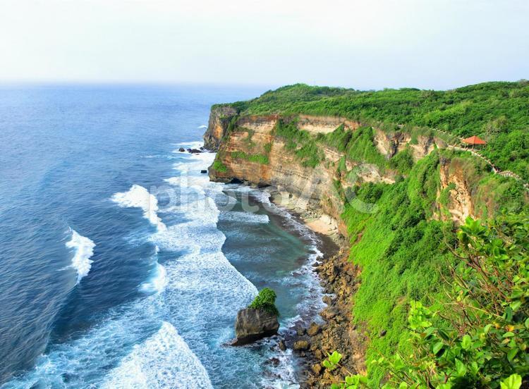 バリ島、ウルワツ寺院から見た岬の風景 バリ島,海岸,岬の写真素材