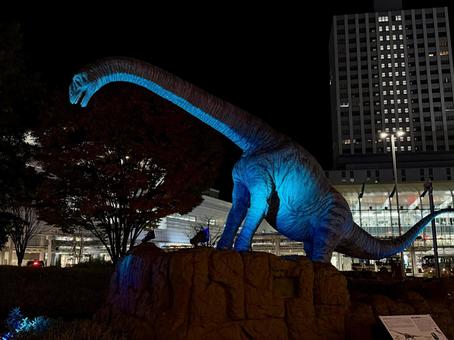 福井駅　夜の恐竜広場　世界糖尿病デー ブルーライト,イルミネーション,晩秋の写真素材
