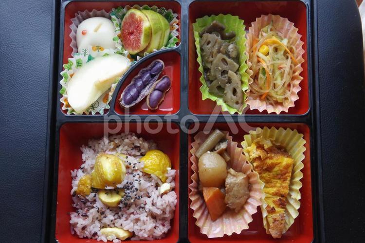 秋のお弁当 お弁当,栗ご飯,手作り弁当の写真素材