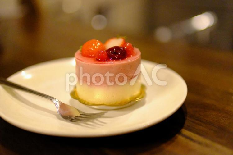 お家デザートのケーキの素材 デザート,スイーツ,ケーキの写真素材