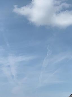 空 飛行機雲 空 飛行機雲の写真
