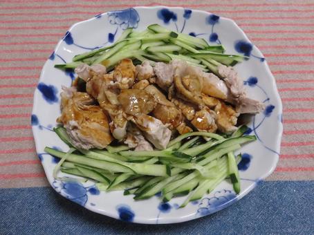 Salad-loving chicken, JPG Salad-loving chicken, JPG