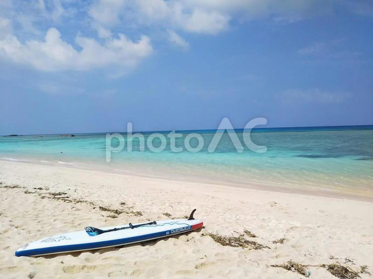 エメラルドビーチとSUP 波照間島,ビーチ,supの写真素材