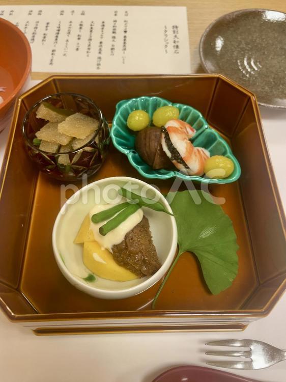 秋の味覚を盛り付けた和食の前菜 和食,日本料理,秋の写真素材