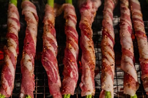 コテージバーベキュー コテージバーベキュー バーベキュー,bbq,アスパラベーコン巻きの写真素材