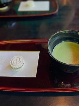 Photo, matcha, japanese confectionery, a teahouse, 