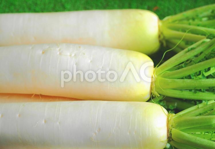 美味しそうで立派な大根 物撮りイメージ 大根,ダイコン,だいこんの写真素材