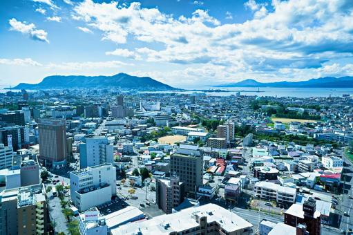函館の街並みと函館山 函館の街並みと函館山の写真