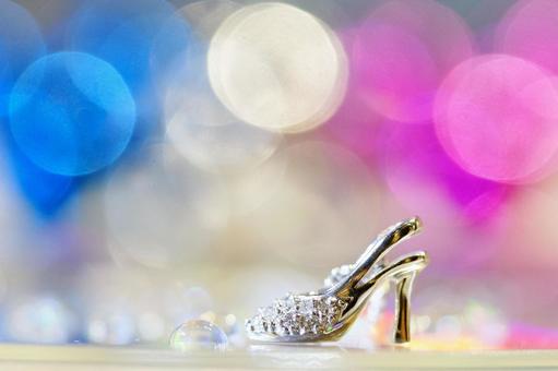 Glass shoes, miniature, shoes, shoes, JPG