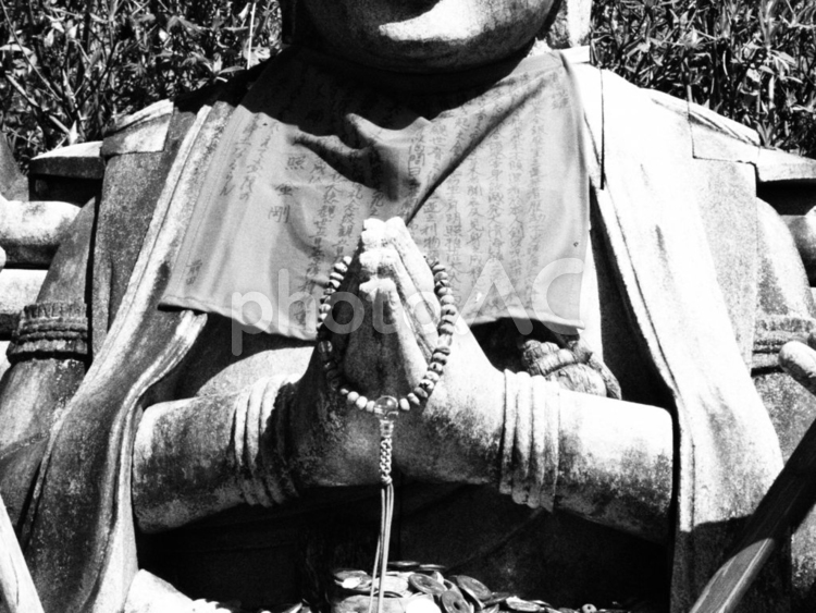 祈りの数珠 祈り,仏像,手の写真素材