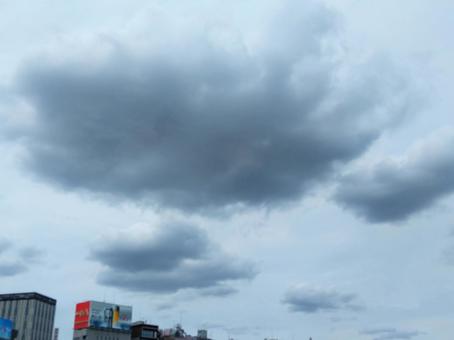 どんより厚い雲 どんより厚い雲 曇り空,雲,どんよりの写真素材