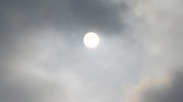 夜明けの太陽 夜明けの太陽の写真