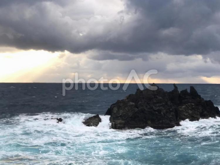 荒れる日本海 水域,何人もありません,海の写真素材