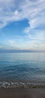 海とそら　たて向き 空,自然,風景の写真素材