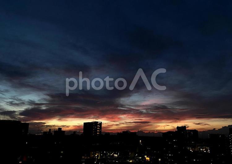 日の沈んだ夕日 夕日,夕暮れ,日の入りの写真素材