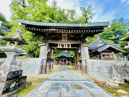 綾部八幡神社 綾部八幡神社,鳥居,参道の写真素材