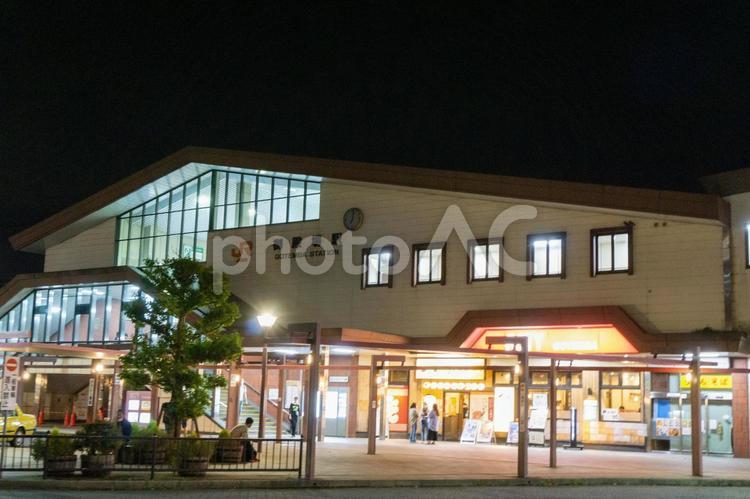 夜の御殿場駅富士山口 御殿場駅,富士山口,夜の写真素材
