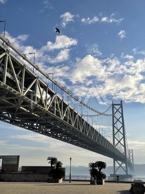 明石海峡大橋と雲 明石海峡大橋,空,雲の写真素材