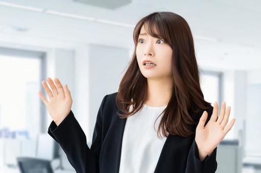 驚く女性・ビジネスウーマン 女性,驚く,ビジネスの写真素材