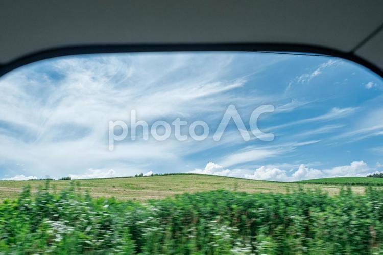 ［北海道富良野市］富良野の風景｜ドライブ 富良野,北海道,ドライブの写真素材