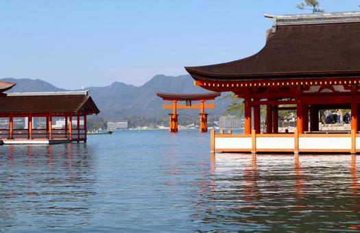 厳島神社05 厳島神社,宮島,社殿の写真素材
