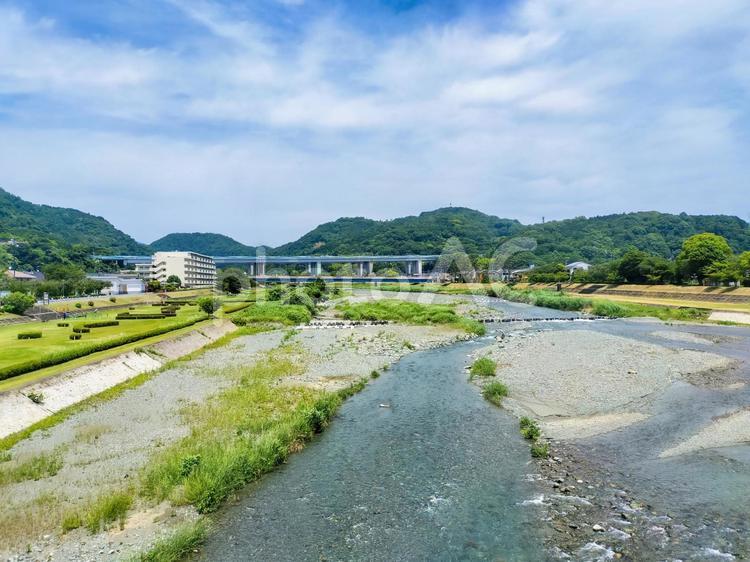 御殿場線車窓から見る川根川 川根川,jr御殿場線,松田橋の写真素材