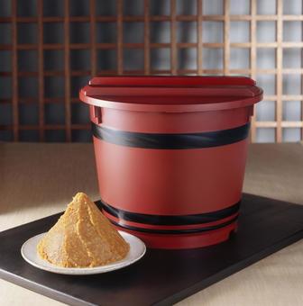 味噌 味噌桶,味噌,コントラストの写真素材