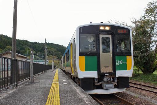 JR久留里線、E130型気動車 jr,jr東日本,久留里線の写真素材