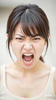 怒れる女性 怒れる女性の写真