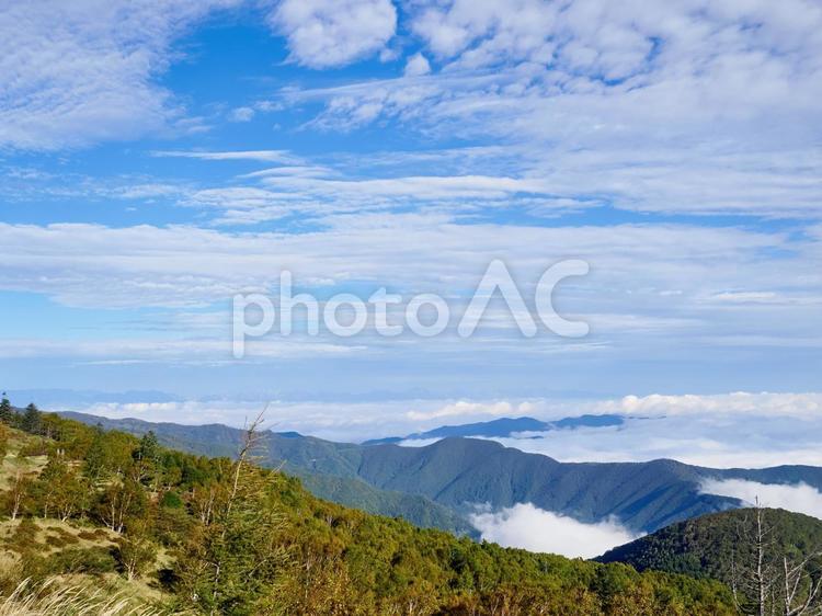 秋の早朝、美ヶ原高原から見た雲海 長野県 秋,美ヶ原高原,雲海の写真素材
