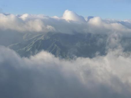 雲に隠れる阿蘇 3 雲に隠れる阿蘇 3の写真