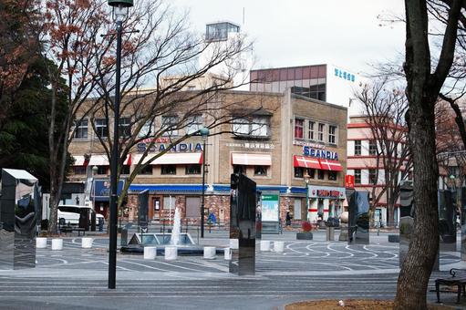 横浜散策 噴水のある広場 横浜散策 噴水のある広場 街並み,横浜,中区の写真素材
