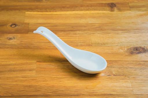 レンゲ 食器 レンゲ,スプーン,白の写真素材