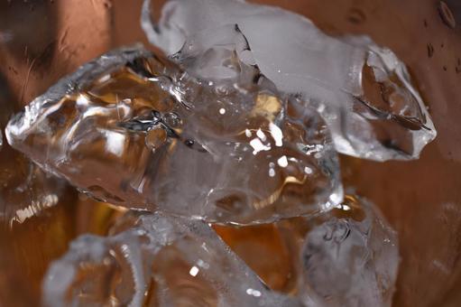 氷 氷 氷,ロック,ウイスキーの写真素材