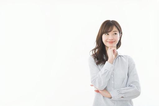 若い女性 考える 若い女性 考えるの写真
