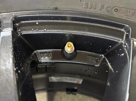 アルミホイールのゴムバルブ アルミホイールのゴムバルブの写真