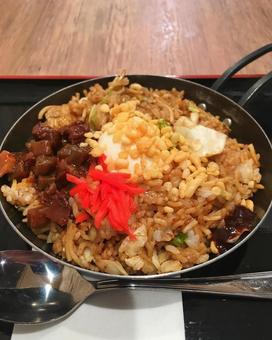 すじこんそばめし すじこんそばめし すじこん,そばめし,鉄板焼きの写真素材