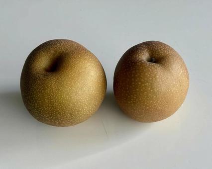 生協で購入した梨2個 生協で購入した梨2個の写真