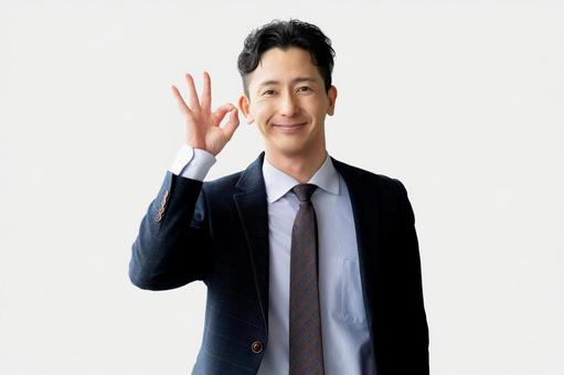 OKポーズをする男性ビジネスマン OKポーズをする男性ビジネスマン 男性,ok,オーケーの写真素材