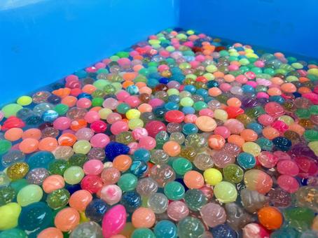 夏祭りスーパーボールの様子② 夏祭りスーパーボールの様子② 縁日,夏,祭りの写真素材