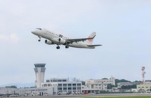 夜明けとともに飛び立つ 夜明けとともに飛び立つ 飛行機,航空機,旅客機の写真素材