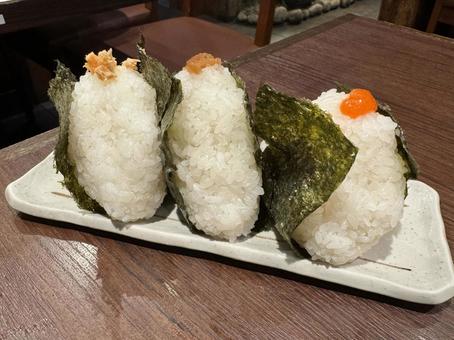 おにぎり おむすび,おにぎり,お握りの写真素材