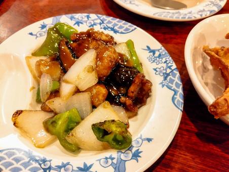 黒酢酢豚 黒酢酢豚 酢豚,中華料理,炒め物の写真素材