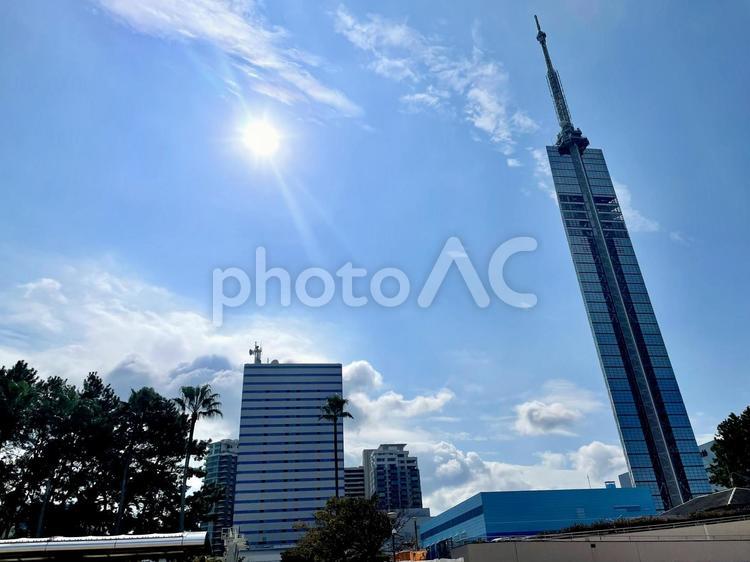 空と太陽と福岡タワー 空,太陽,福岡タワーの写真素材