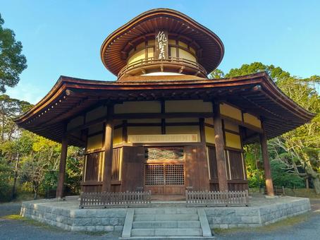 俳聖殿・松尾芭蕉の旅姿を模した八角堂 俳聖殿,松尾芭蕉,八角堂の写真素材