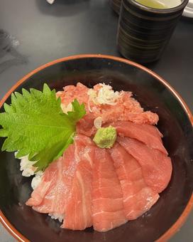 海鮮丼 海鮮丼,魚,生魚の写真素材