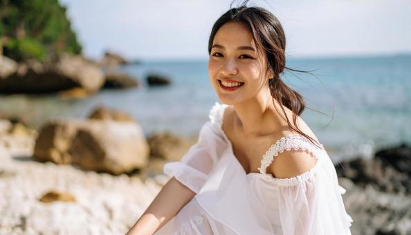 海 デート 彼女 夏 浜辺 女性 黒髪 海 デート 彼女 夏 浜辺 女性 黒髪の写真